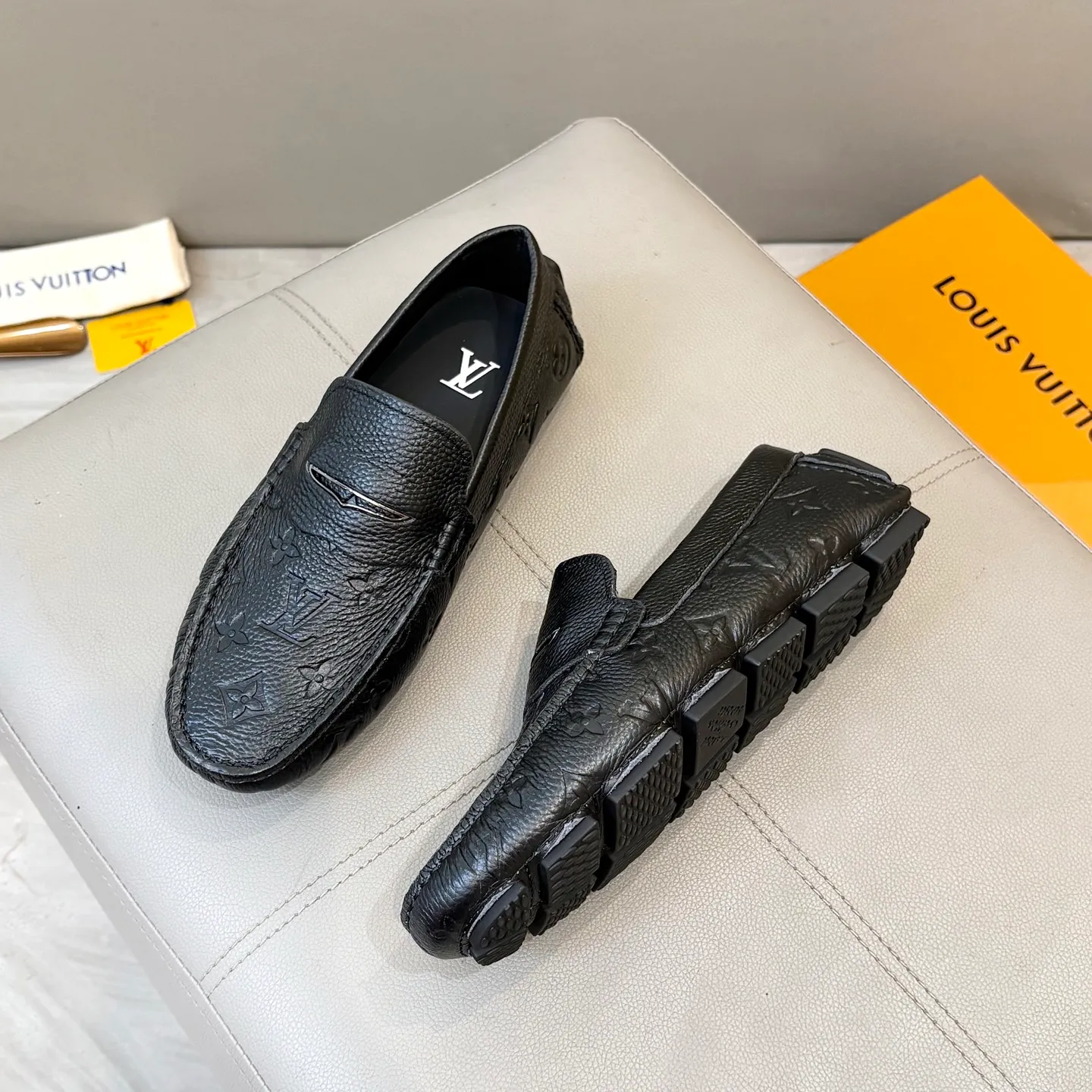 Factory price: 460💰LV men's beanie shoes 2025 official website synchronized <market top version> imported first layer litchi pattern/embossed ➕ black cowhide original packaging. Size 38-45
